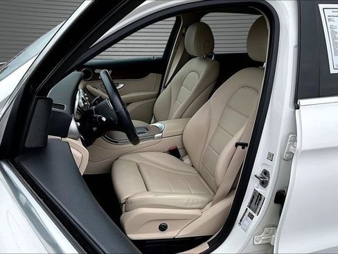 Used 2022 Mercedes-Benz GLC 300 4MATIC image 21