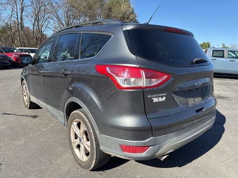 Used 2016 Ford Escape SE w/ Equipment Group 201A image 3