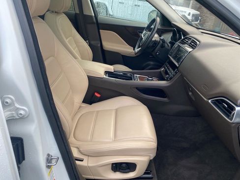 Used 2018 Jaguar F-PACE Prestige image 26