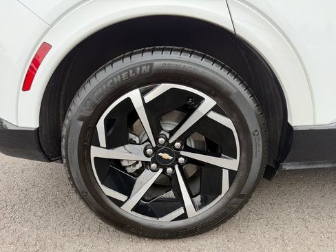 Used 2024 Chevrolet Equinox EV LT FWD image 9