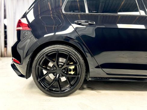 Used 2019 Volkswagen Golf R 4-Door AWD/4WD image 6