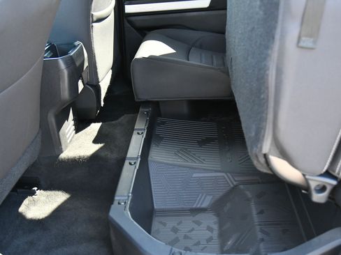 Used 2024 Toyota Tacoma TRD Off-Road image 39