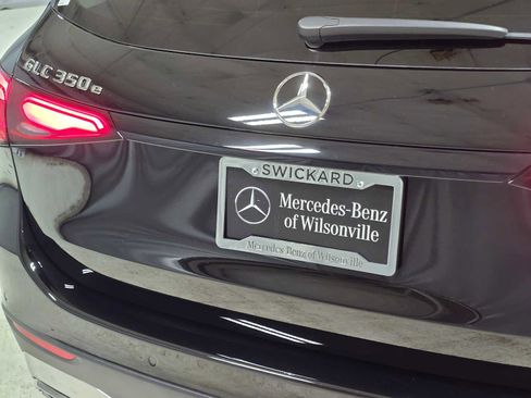 Used 2025 Mercedes-Benz GLC 350e 4MATIC image 13