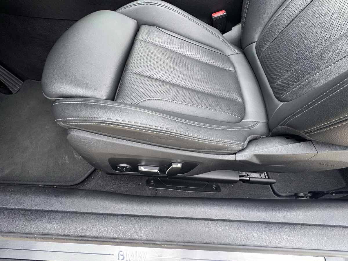 Used 2025 BMW 430i Convertible RWD image 12