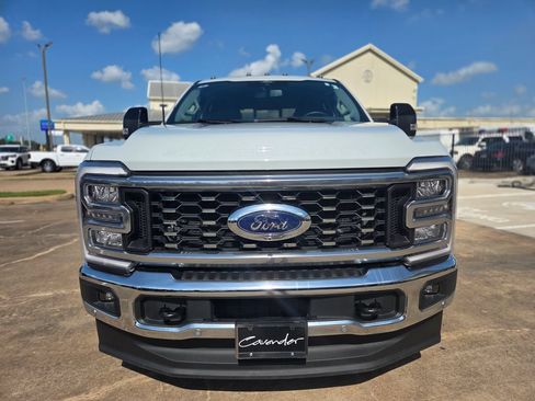 Certified 2025 Ford F350 Lariat w/ Lariat Ultimate Package AWD/4WD image 2