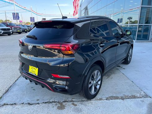 Used 2021 Buick Encore GX Select w/ Sport Touring Package FWD image 3