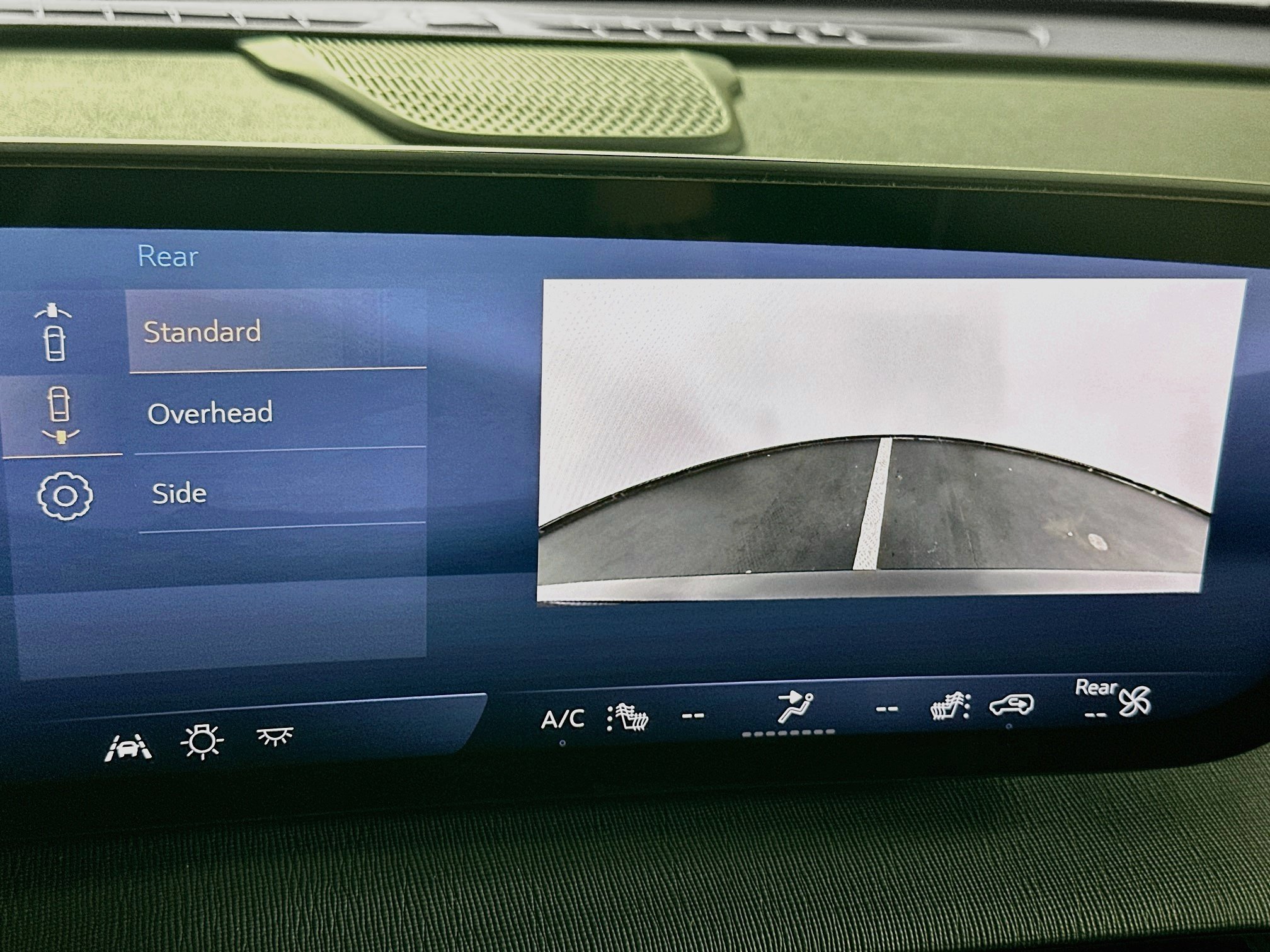 Used 2025 Buick Enclave Preferred FWD image 23
