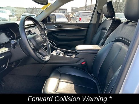 Used 2022 Jeep Grand Cherokee L Limited image 15