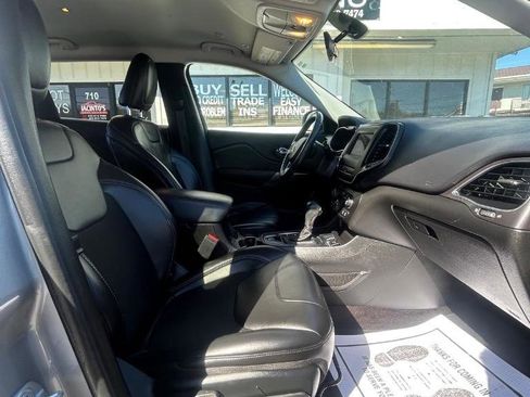 Used 2019 Jeep Cherokee Latitude Plus image 25