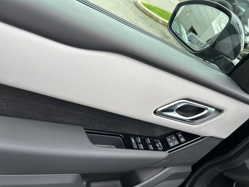 New 2026 Land Rover Range Rover Velar Dynamic SE image 11