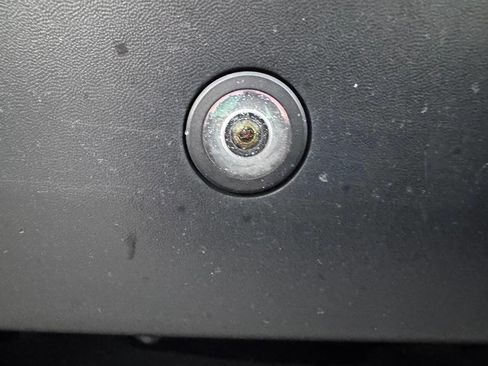 Used 2017 Land Rover Discovery HSE image 49