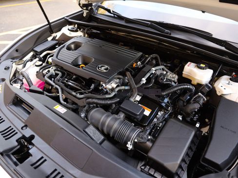 Used 2024 Lexus ES 300h w/ Premium Package image 50