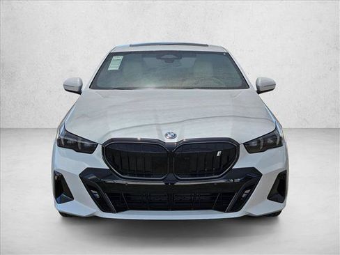 New 2027 BMW i5 eDrive40 w/ M Sport Package RWD image 2