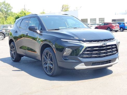 Certified 2024 Chevrolet Blazer LT w/ Convenience Package FWD image 2