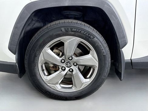 Used 2020 Toyota RAV4 Limited image 32