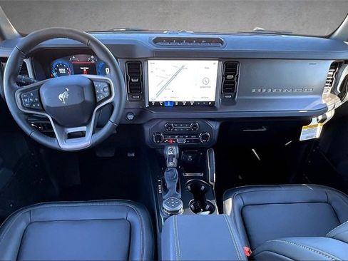 New 2025 Ford Bronco Badlands image 5