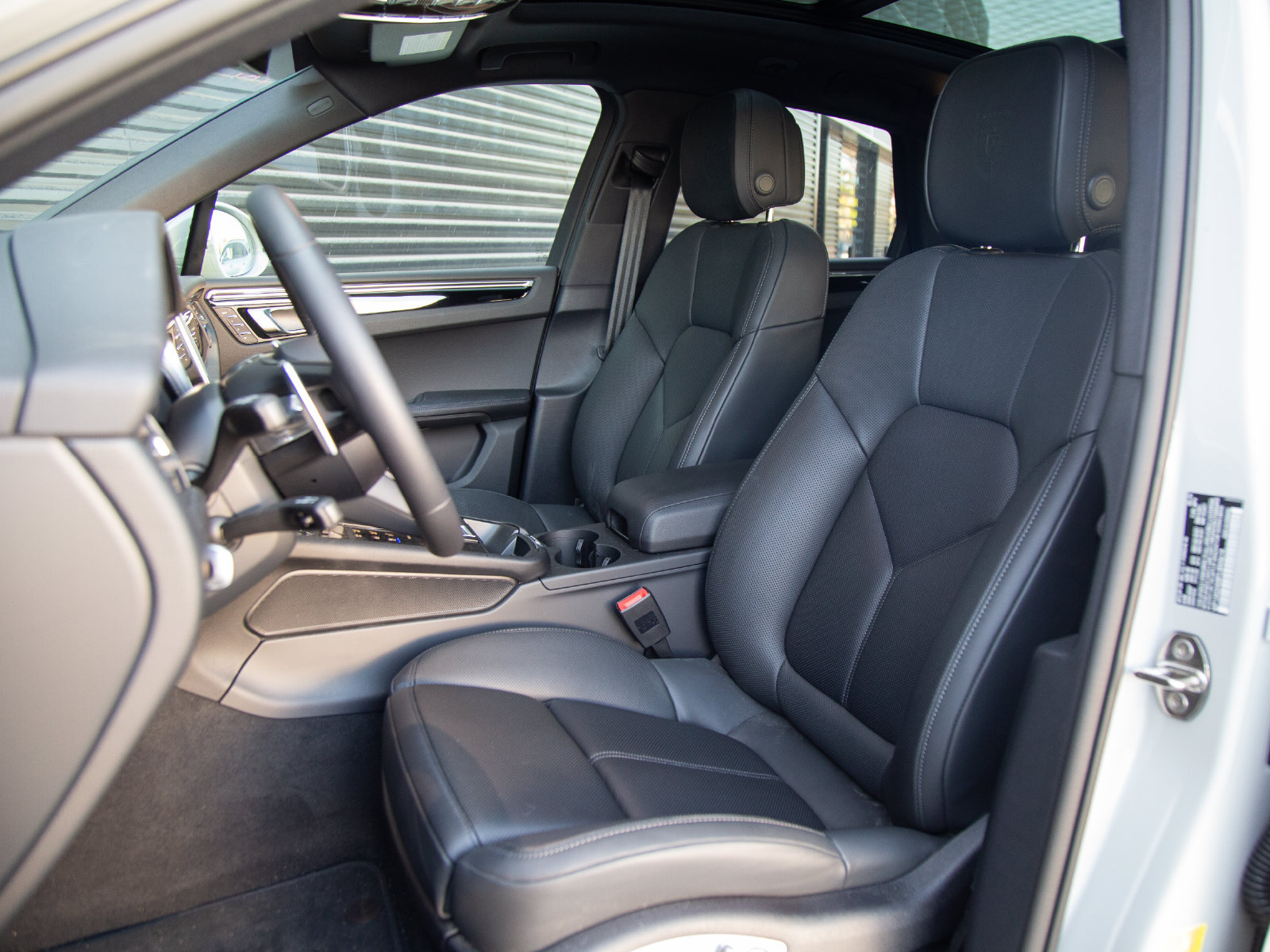 Certified 2026 Porsche Macan S AWD/4WD image 5