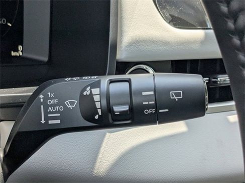 New 2025 Mitsubishi Outlander SE image 28