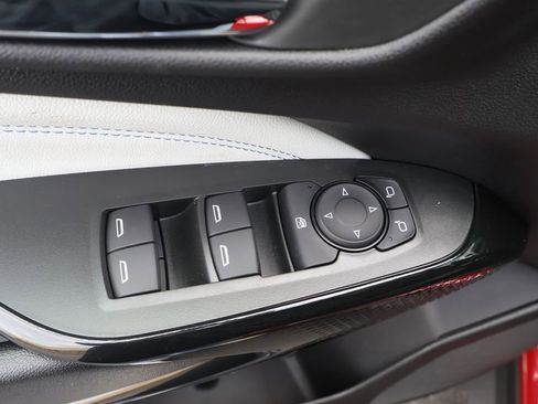 New 2026 Chevrolet Trax LT w/ Sunroof Package image 18