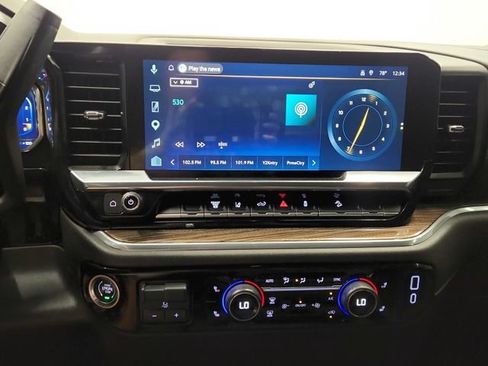 Used 2025 Chevrolet Silverado 2500 LT AWD/4WD image 36