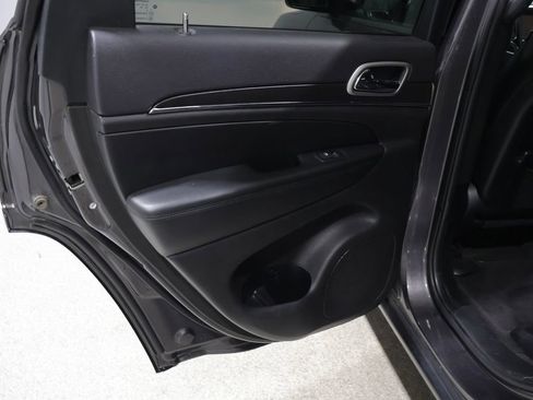Used 2018 Jeep Grand Cherokee Limited AWD/4WD image 19
