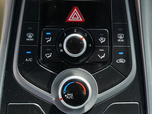 Used 2016 Hyundai Elantra SE w/ Option Group 02 FWD image 32