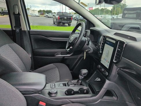 Used 2025 Ford Ranger XLT w/ Chrome Accent Package AWD/4WD image 10