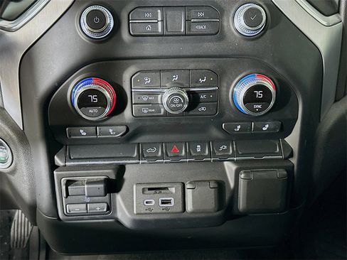 Used 2022 GMC Sierra 1500 SLT image 16