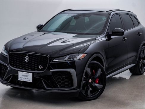 Used 2021 Jaguar F-PACE SVR image 3