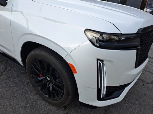 Used 2024 Cadillac Escalade Sport Platinum w/ LPO, ONYX Package AWD/4WD image 16