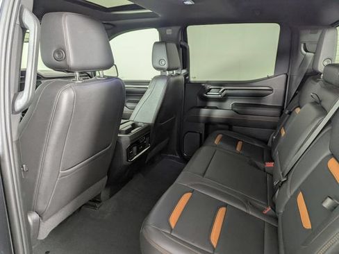 Used 2022 GMC Sierra 1500 AT4 w/ AT4 Premium Package AWD/4WD image 17