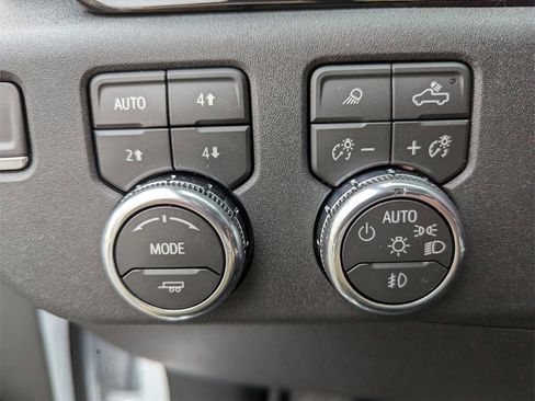 New 2026 GMC Sierra 2500 SLT w/ SLT Premium Package image 14