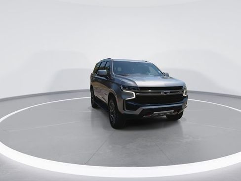 Used 2022 Chevrolet Tahoe Z71 w/ Luxury Package AWD/4WD image 2