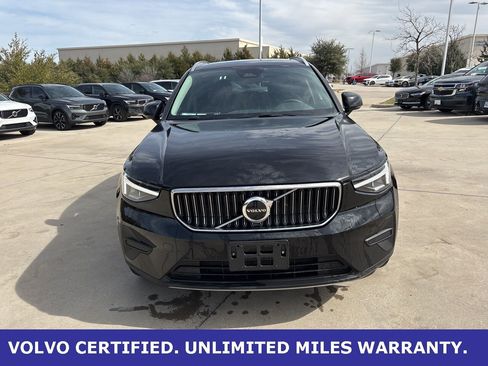 Certified 2025 Volvo XC40 B5 Core image 2