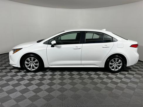 Certified 2025 Toyota Corolla LE image 8