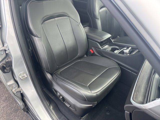 Used 2025 Jeep Grand Cherokee L Limited w/ Luxury Tech Group II AWD/4WD image 20