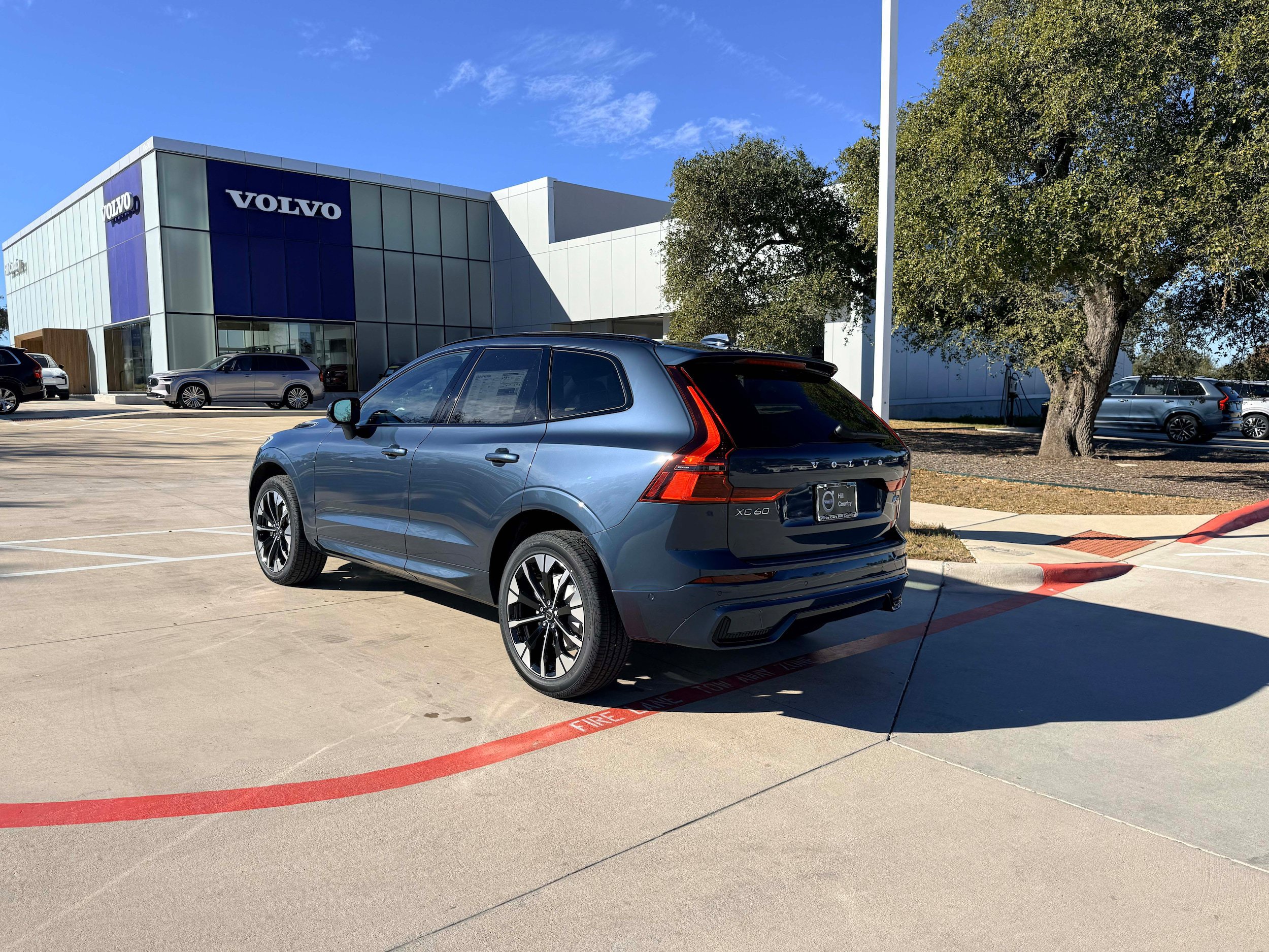 Used 2026 Volvo XC60 B5 Plus w/ Protection Package Premier AWD/4WD image 4