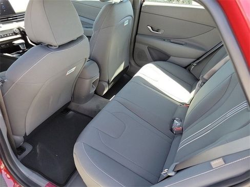 New 2025 Hyundai Elantra SEL image 16