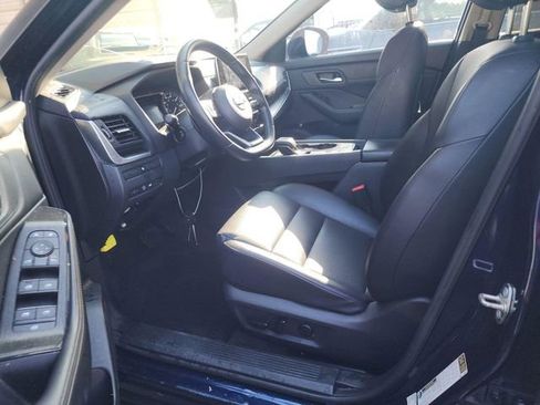 Used 2024 Nissan Rogue SV w/ SV Premium Package FWD image 3