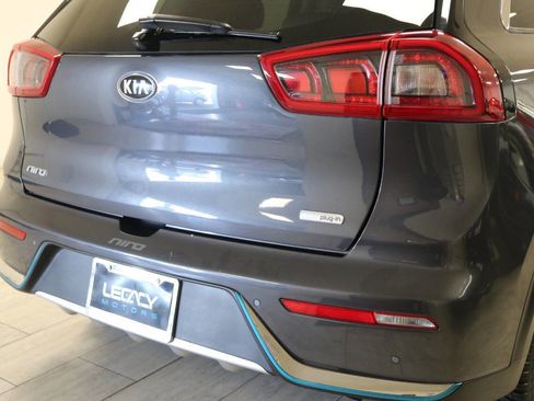 Used 2018 Kia Niro EX Premium image 86