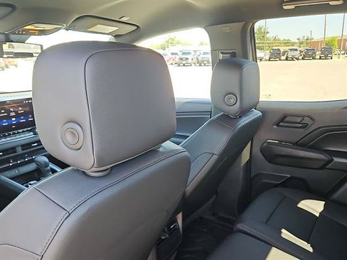 Used 2025 Chevrolet Colorado Trail Boss AWD/4WD image 9