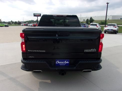 Used 2019 Chevrolet Silverado 1500 High Country w/ Technology Package AWD/4WD image 4