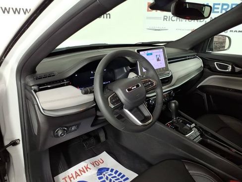 Used 2025 Jeep Compass Limited w/ Elite Group AWD/4WD image 13