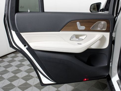 Certified 2024 Mercedes-Benz GLS 450 4MATIC image 28