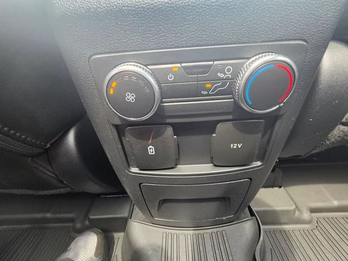 Used 2022 Ford Explorer XLT w/ Equipment Group 202A AWD/4WD image 10