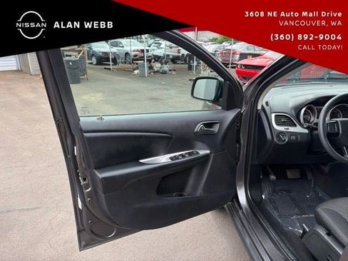 Used 2015 Dodge Journey SXT w/ Flexible Seating Group FWD image 9