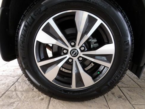 Certified 2024 Nissan Murano SV image 11