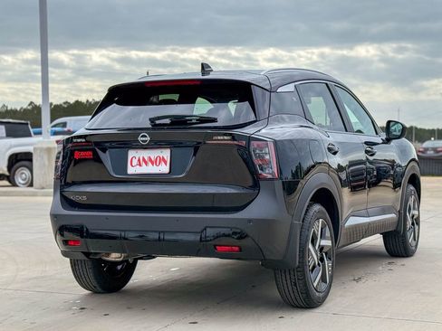 New 2026 Nissan Kicks SV w/ SV Premium Package FWD image 15