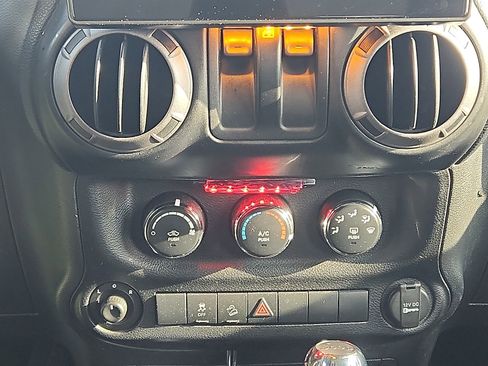 Used 2013 Jeep Wrangler Sport image 17