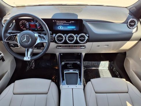 Used 2025 Mercedes-Benz GLA 250 4MATIC image 4